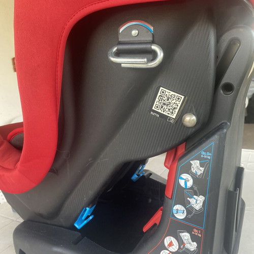 Chicco Eletta car seat for babies 0+ and toddlers 1