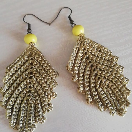 Earrings knitted leaves new