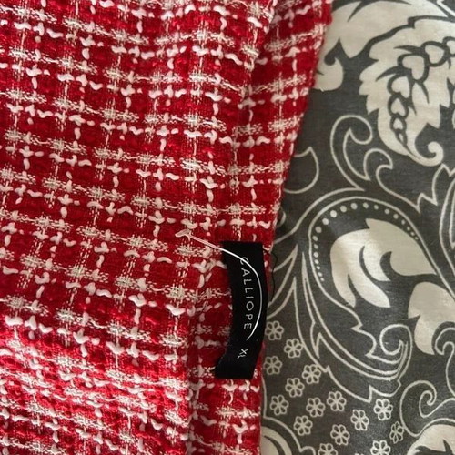 Tweed shorts like new, red and white, high waist, size XL