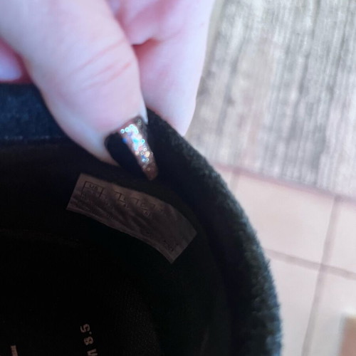 Toms men's black suede shoes like new