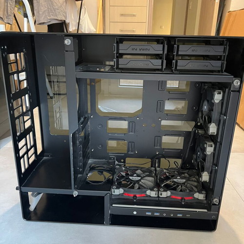 In Win 909 Full Tower Premium Aluminium and Tempered Glass Case like new