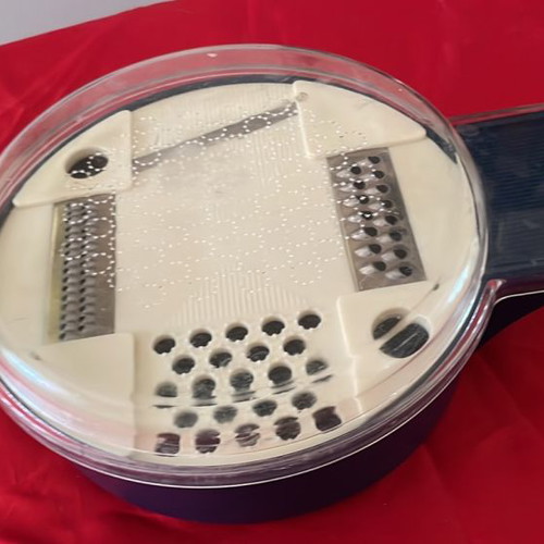 Grating container for cheese and vegetables new with storage container