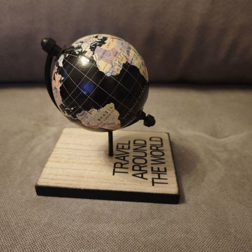Table decorative globe like new