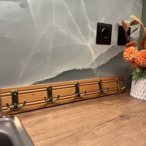 Wooden wall hanger with 5 double golden hooks like new