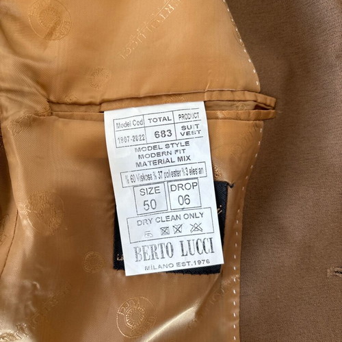 Berto Lucci men's suit brown modern fit size 50 like new