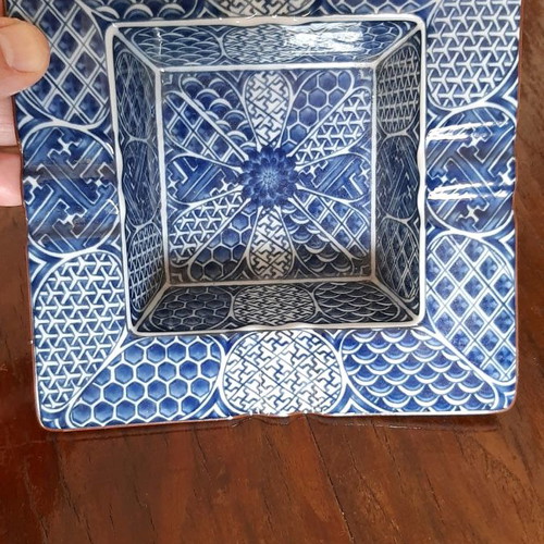Porcelain decorative ashtray like new from Tokyo