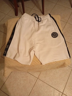 Bermuda shorts Vinyl Art Clothing white like new, size S