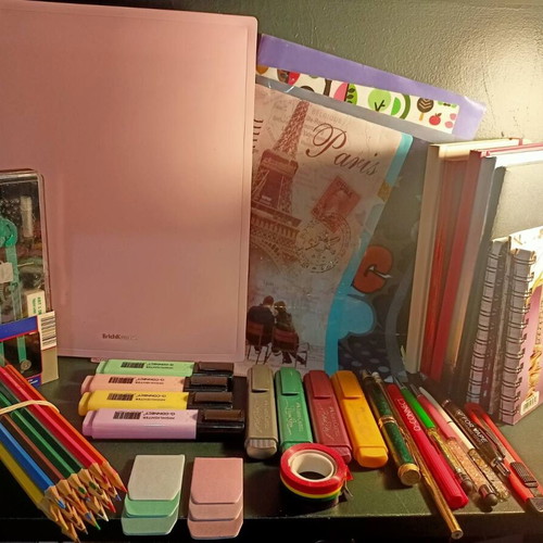 Office and school supplies set like new, over 35 pieces