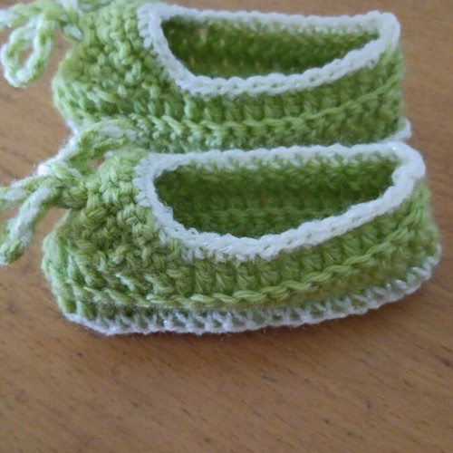 Handmade baby shoes set with hair ribbon for newborns new