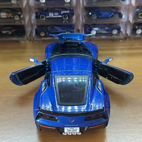 Maisto 2015 Corvette C7 Z06 1/24 scale like new