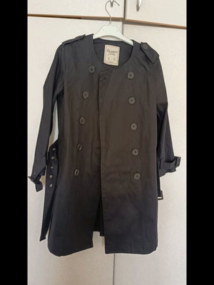 Pull & Bear double-breasted trench coat with 3/3 sleeve and belt like new, black, size S