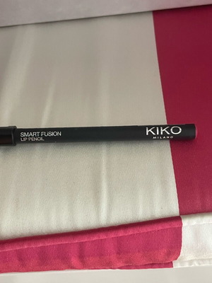 Kiko lip pencil number 522 new