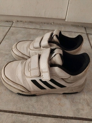 Adidas παπούτσια μεταχειρισμένα, νούμερο 30, unisex, άσπρα