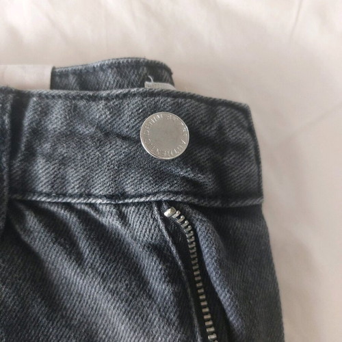 Zara denim shorts like new, black to dark grey, mom fit, size 32
