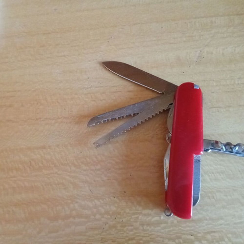 Swiss pocket knives like new, set of 2