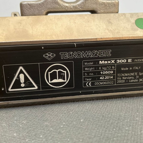 Max 300 lifting magnets with operating lever like new