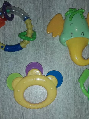 Βρεφικά παιχνίδια κουδουνίστρες μεταχειρισμένες, πακέτο 5 τεμαχίων