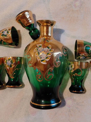 Vintage liqueur set made in Italy with jug and six glasses, like new