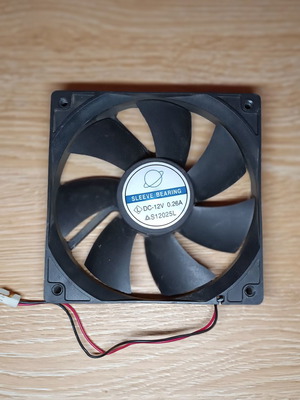Computer fan 12V 0.26A used, 12x12 cm