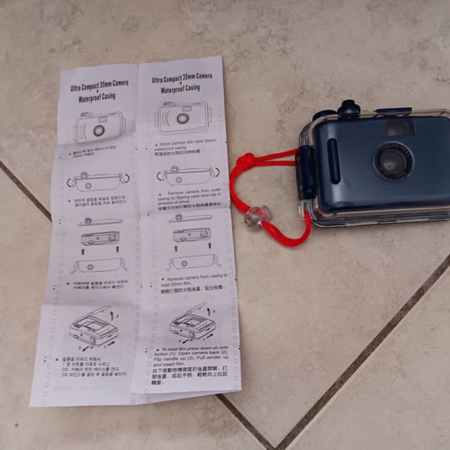 Camera with waterproof case like new