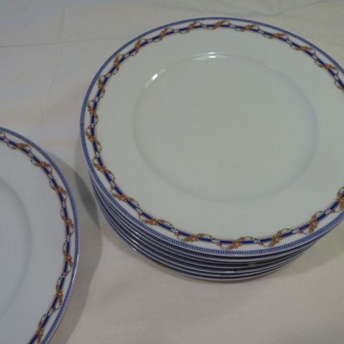 English Porcelain Dinner Plate Set like new, 8 pieces, 27 cm