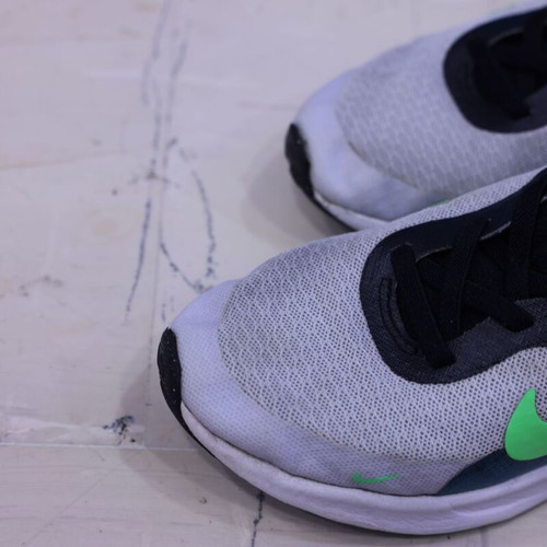 Nike kids' athletic shoes size 30 used, black and white