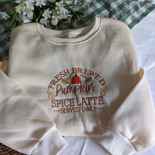 Cozy sweatshirt with Pumpkin Spice Latte logo beige like new size M
