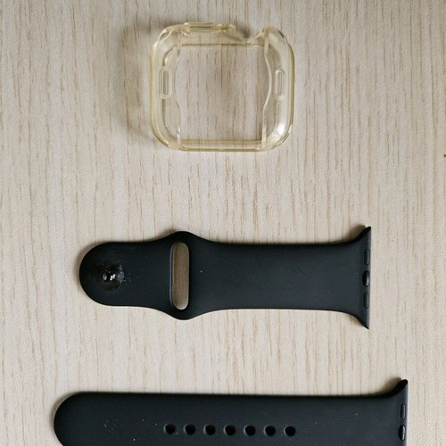 Spigen band and case for Apple Watch like new