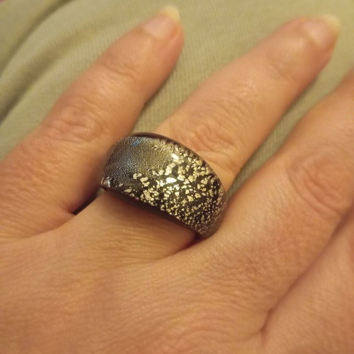 Glass ring like new, black and white
