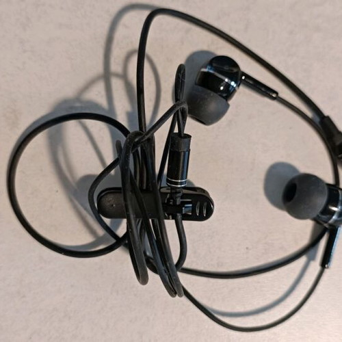Earbuds like new