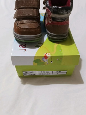 Μποτάκι αγοριστικό νούμερο 20 μεταχειρισμένο, φορεμένο ελάχιστα