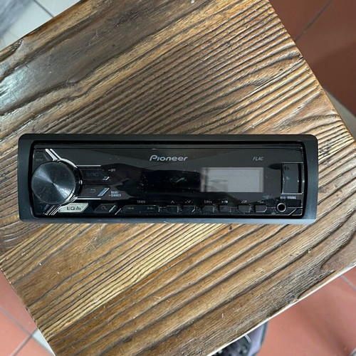 Pioneer 1din MVH-190UBG like new with 4x50 watt, USB, AUX