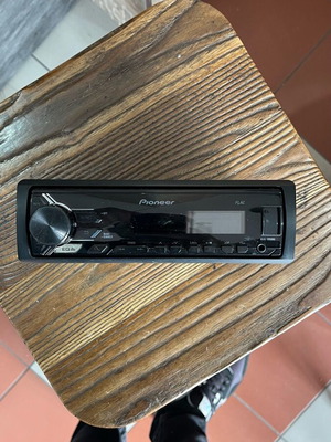 Pioneer 1din MVH-190UBG like new with 4x50 watt, USB, AUX