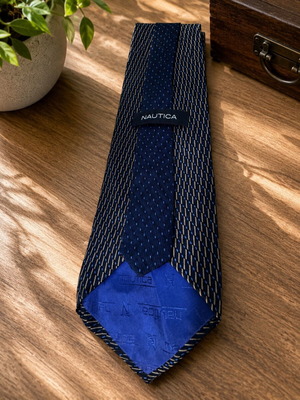 Nautica silk tie like new, blue and purple
