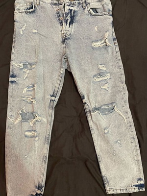 2Y men's blue jeans size 31 like new