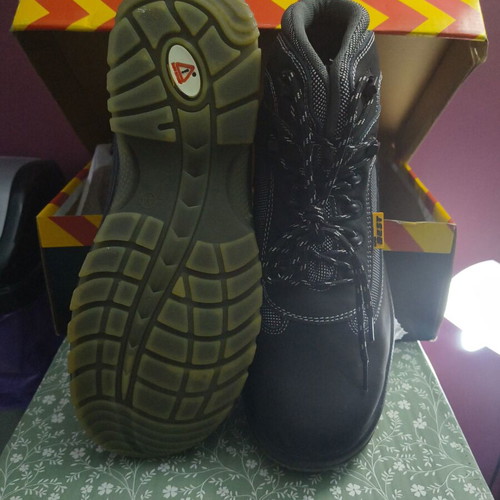 Men's work boots size 44 new, black and gray