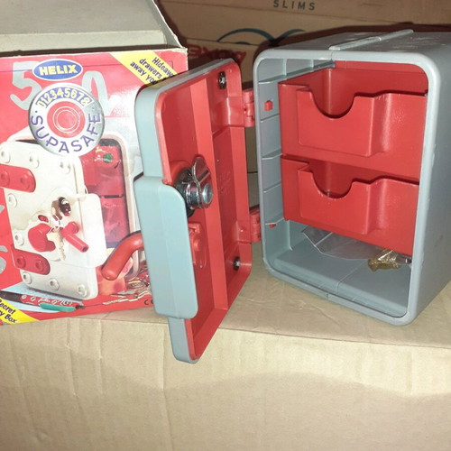 Safe toy new with key and combination