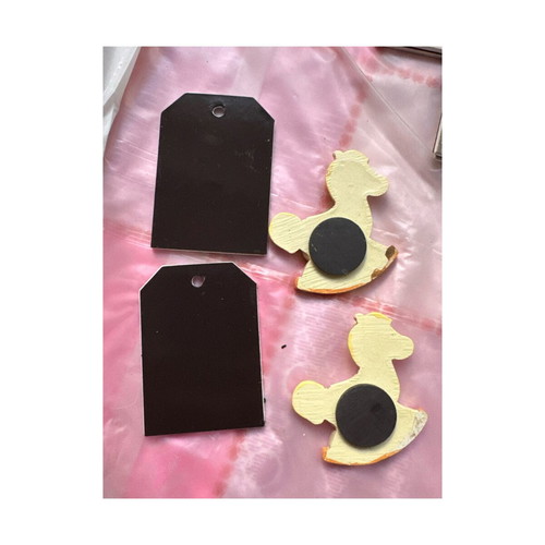 Magnets and tulle for bombonieres, 48 rocking horses, 50 designs