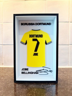Jobe Bellingham #7 Borussia Dortmund FC logo collectible