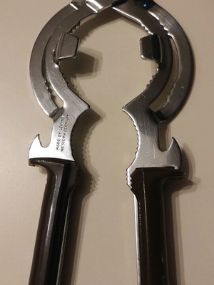 Leifheit opener used for multiple purposes