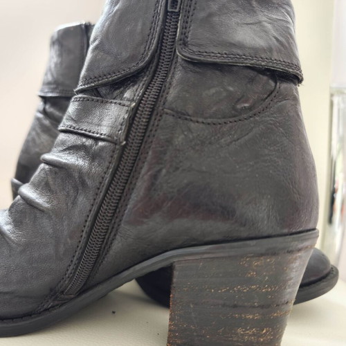 Pesaro Italian leather boots, insole 25cm, size 39.5
