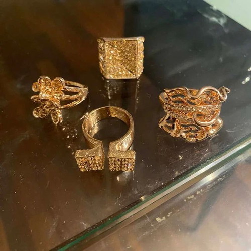 Fo Jewelry set of 4 rings like new