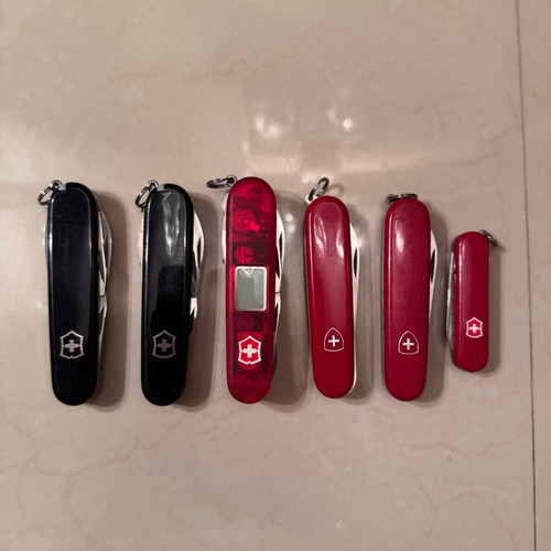 Victorinox Swiss Army Knives set of 5 like new