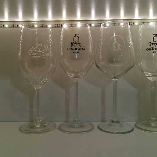 Set of 20 wine glasses like new from exhibitions with logos
