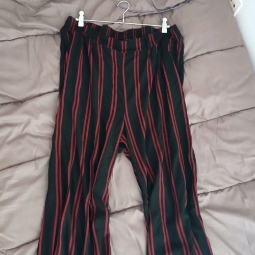 Plus sizes spring palazzo pants like new, black and red