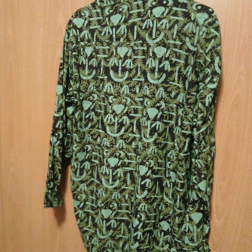 New Wave men's casual shirt with thin fabric, like new, green and black