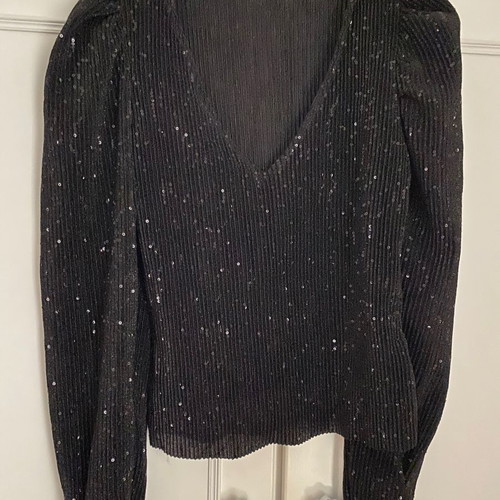 Black sequin blouse with puffed shoulders size M