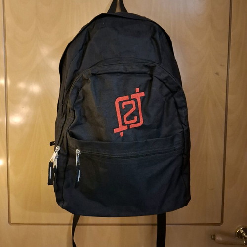 2J bag like new, black with 4 compartments