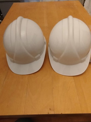 Work helmets white, like new, pack of 2