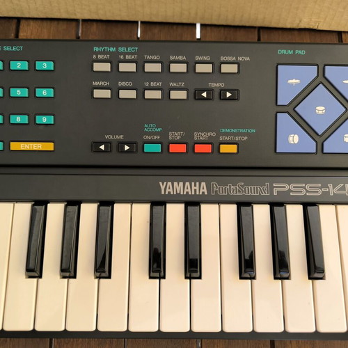 Yamaha PSS-140 Portasound Synthesizer like new